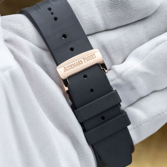 Audemars Piguet Royal Oak 15400OR.OO.D002CR.01 Image 3